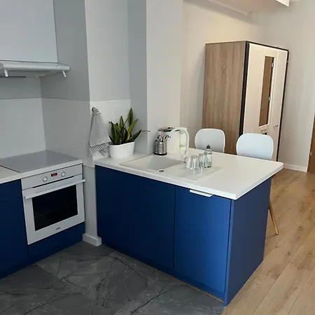 Marcinkowskiego 11 - 2 *